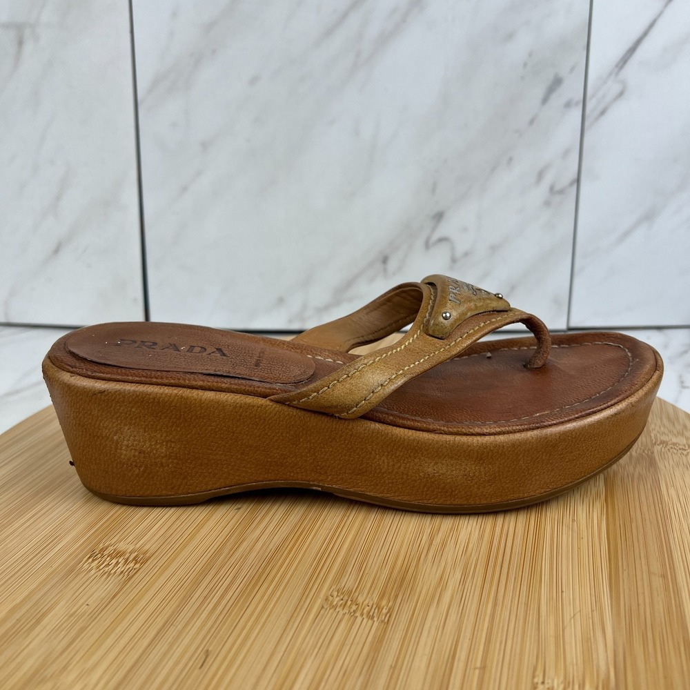 VTG Y2K Prada Womens Size 7.5 EU 37.5 Brown Tan Logo Wood Platform Wedge Sandals